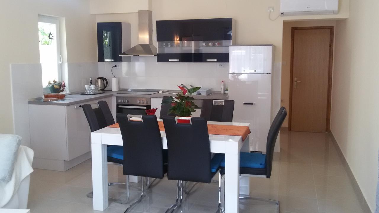 Apartment Anita Vodice Esterno foto